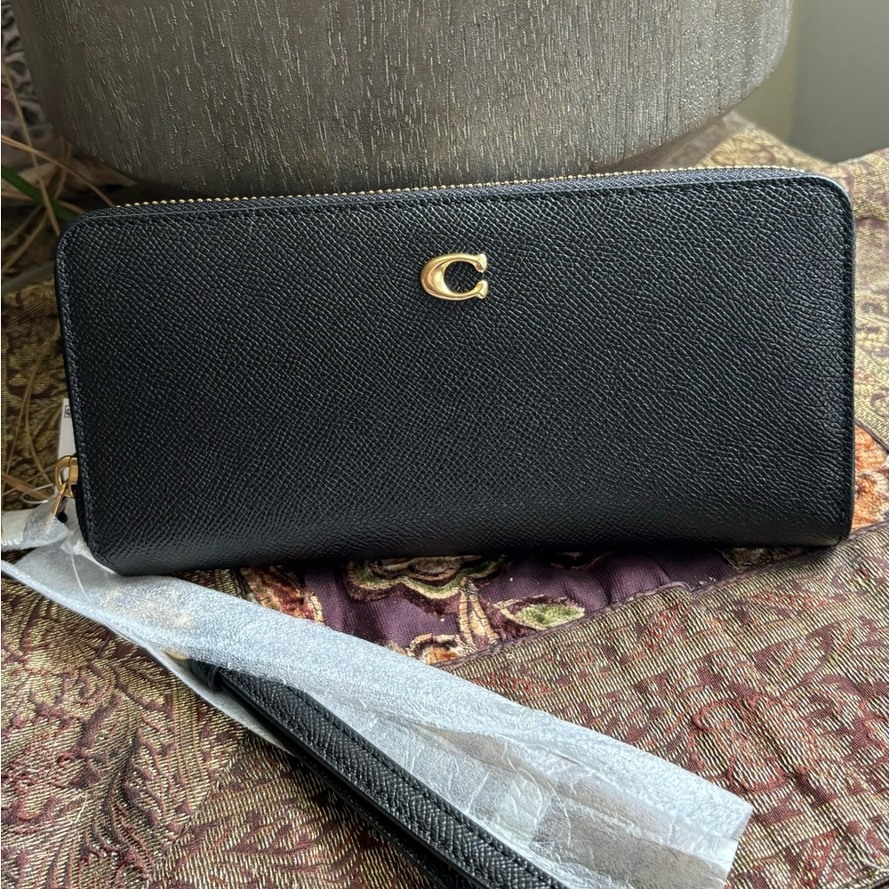 Coach Black Pebbled Leather Zip Wallet with Gold 'C' Logo